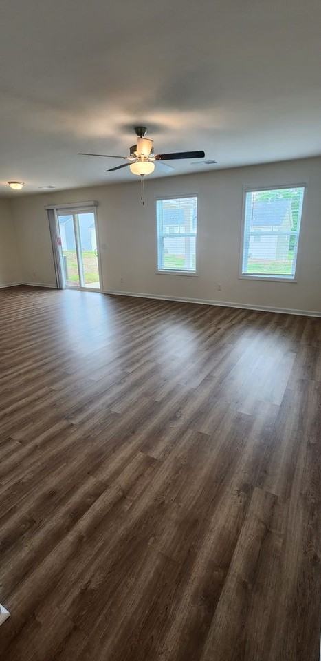 5035 Sunnycreek Drive - Photo 5 of 40