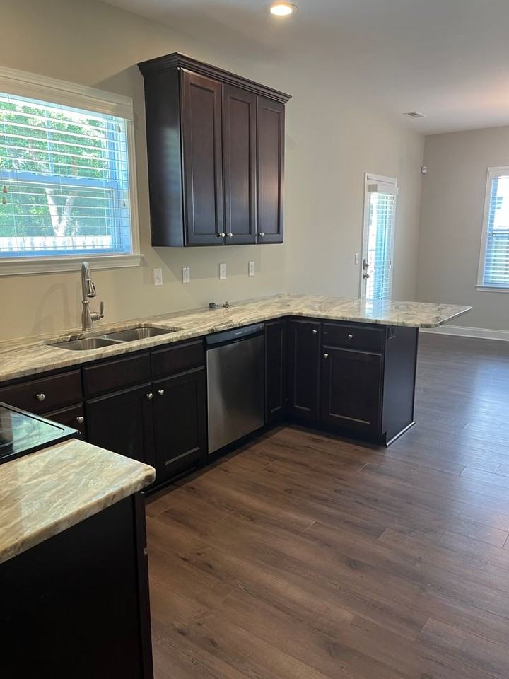 841 Lea Landing Dr - Photo 3 of 14