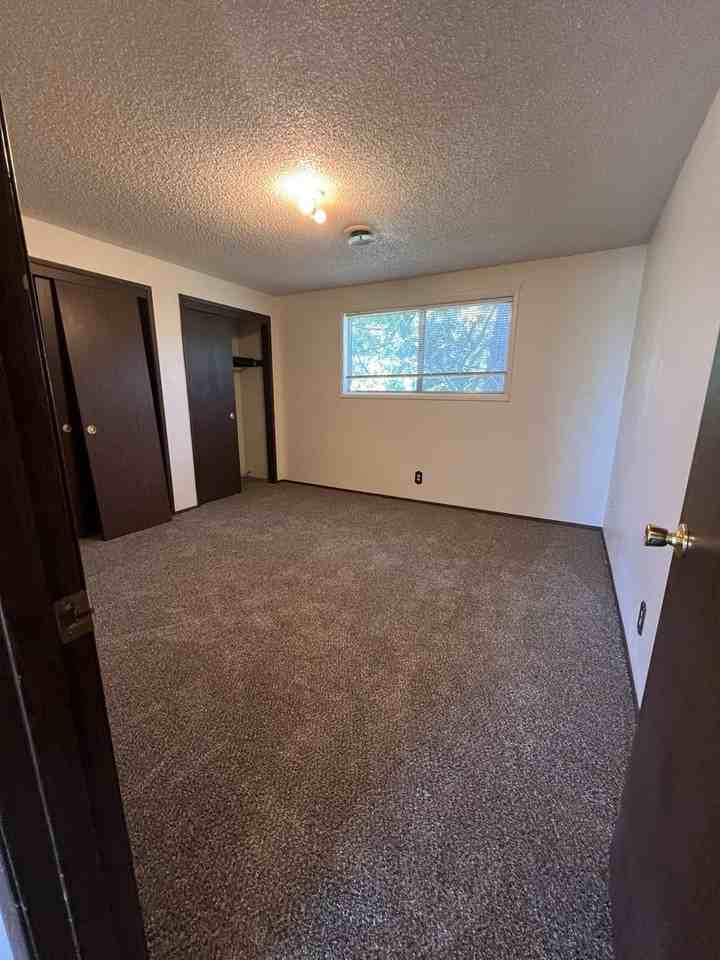 1913 Dawn Ct - Photo 2 of 3