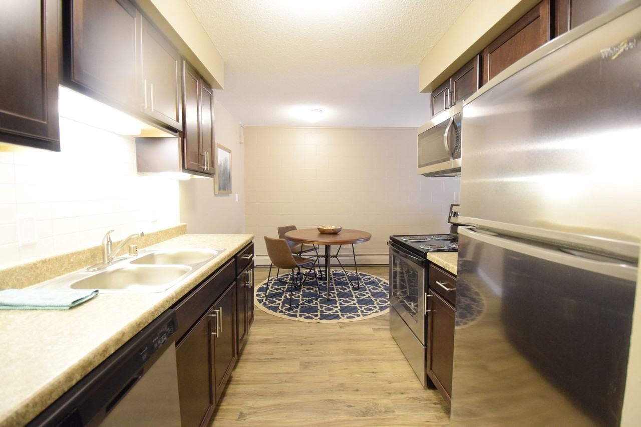 Southwood Flats - Photo 4 of 31