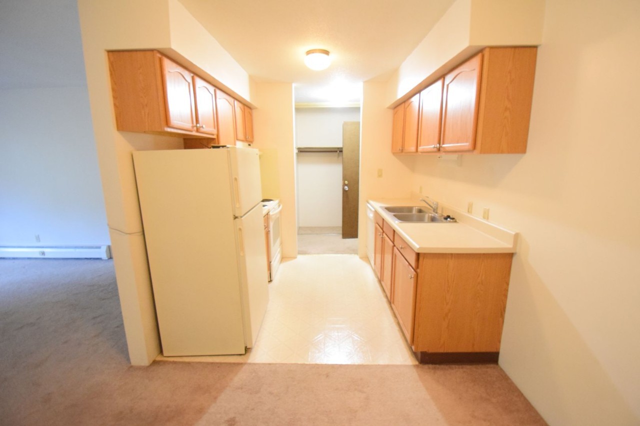 Southwood Flats - Photo 6 of 50