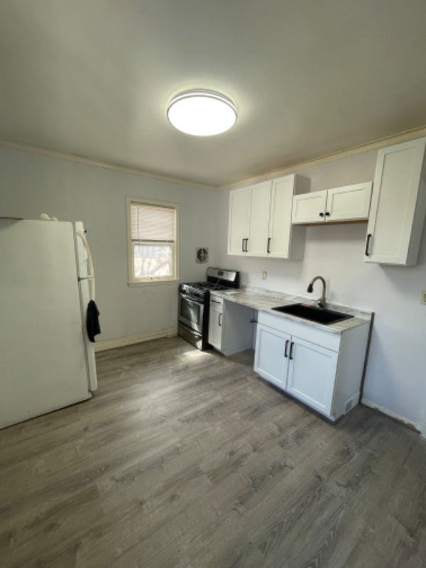 2529 Pleasant Ave #2 - Photo 3 of 6