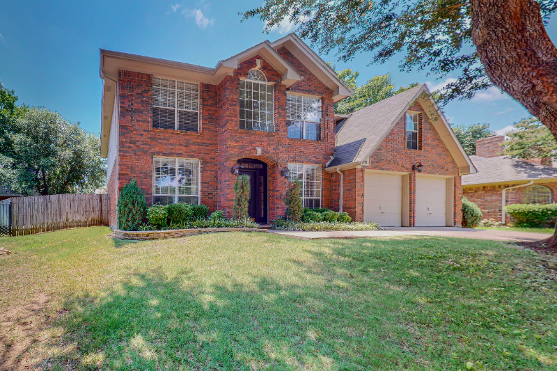 2105 Steeplewood Dr - Photo 2 of 20