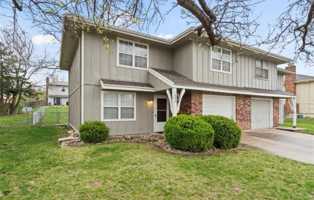 featured image of 1604 E Drury Ln