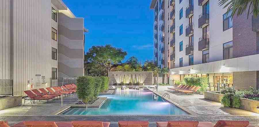 1404 E Riverside Dr #164864 - Photo 2 of 11