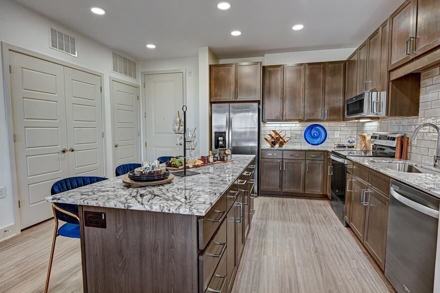 15733 Golf View Dr #24992 - Photo 2 of 10