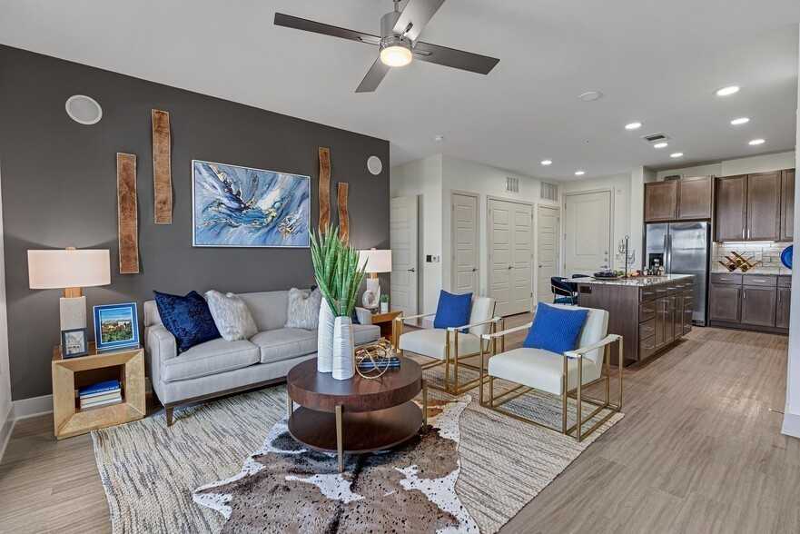 15733 Golf View Dr #24992 - Photo 3 of 10