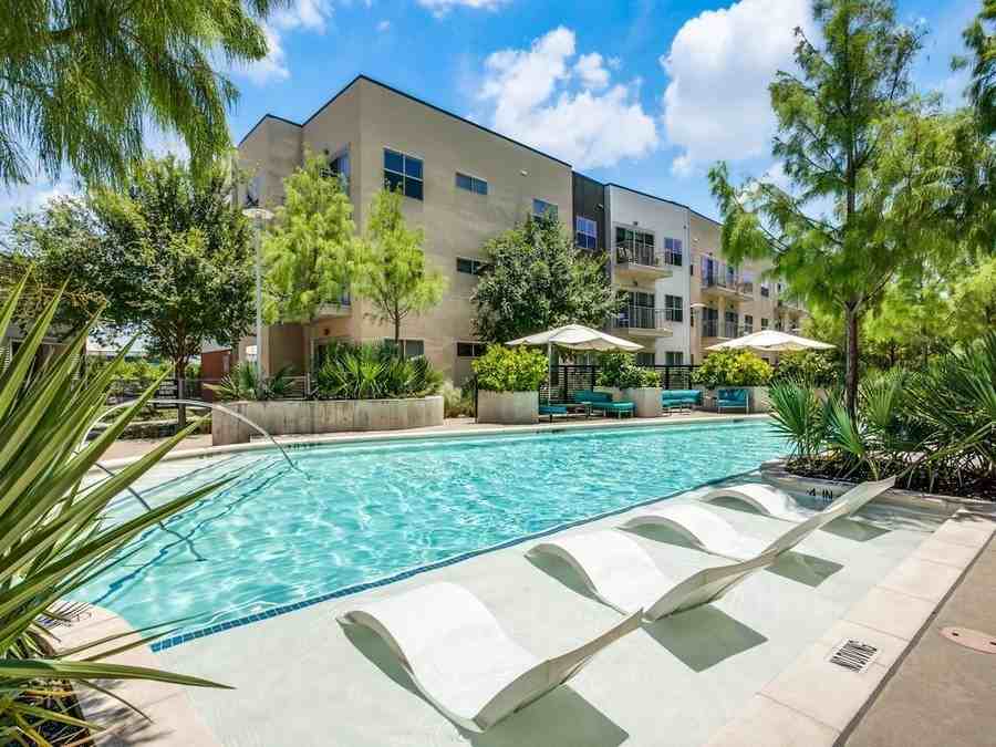 710 Fort Worth Ave #27986 - Photo 3 of 11