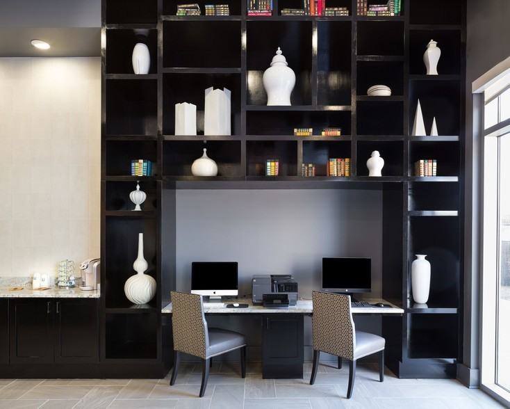 909 Lake Carolyn Pkwy #27615 - Photo 7 of 8