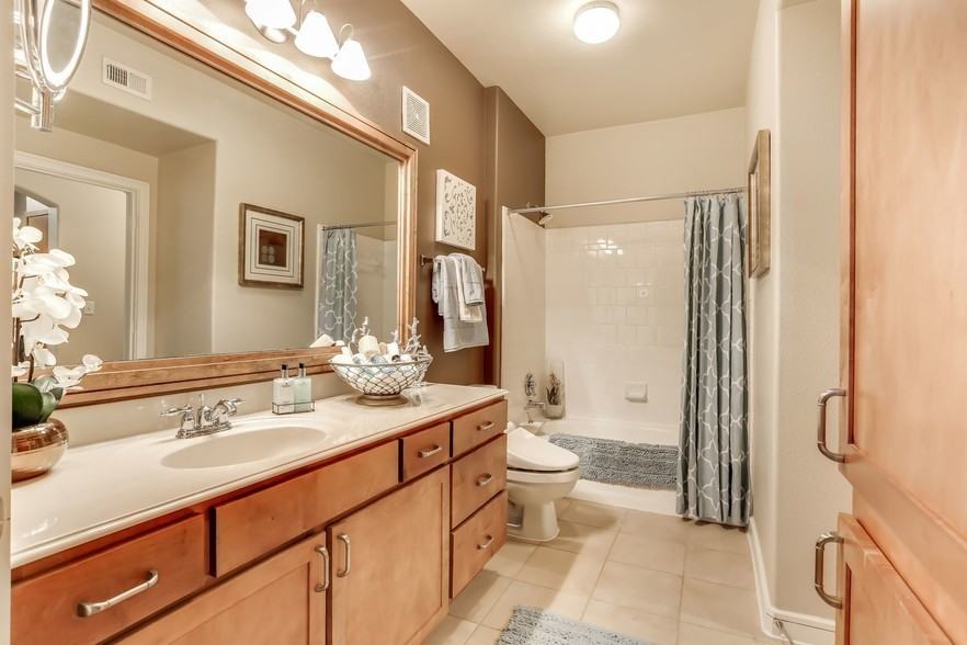 3880 Hulen St #27091 - Photo 7 of 11