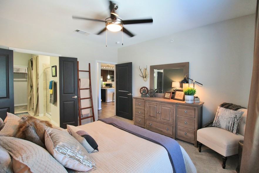 21715 W Interstate 10 #130882 - Photo 5 of 10