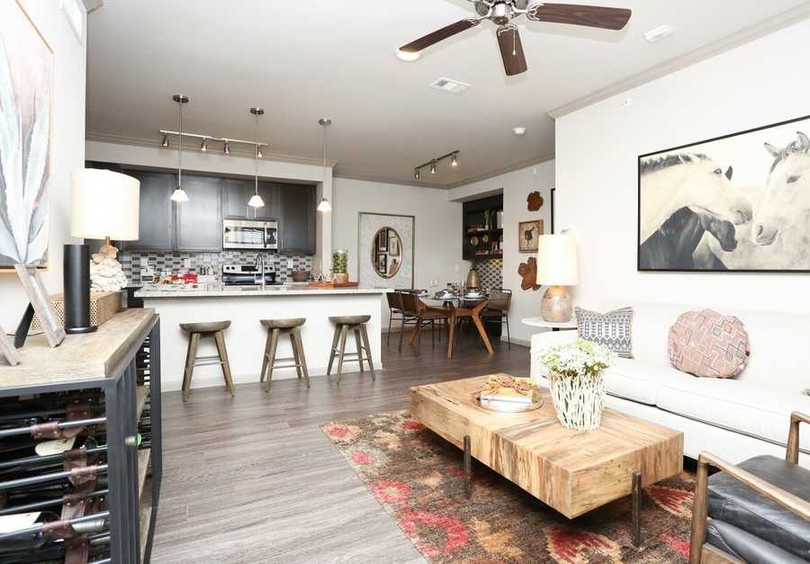 6202 Roxbury Dr #165538 - Photo 2 of 11