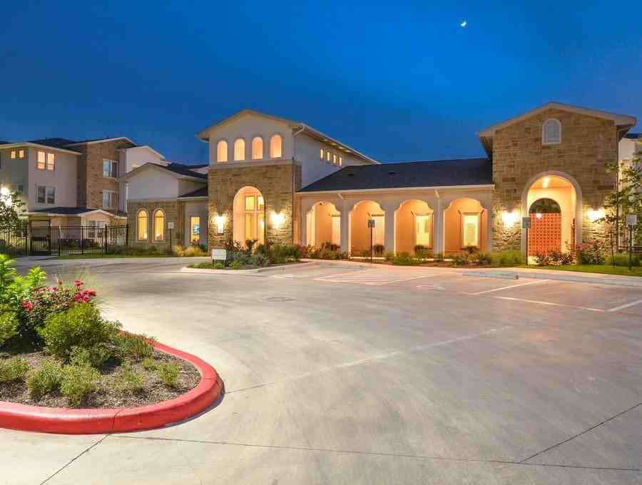 435 Sw 42nd St #167991 - Photo 2 of 11