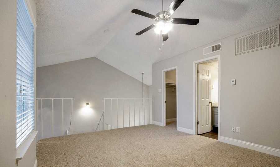 2521 Summer Tree Cir #3203 - Photo 6 of 10