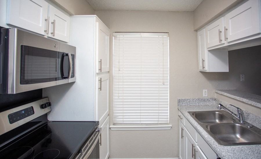 1450 Shady Ln #2320 - Photo 4 of 32