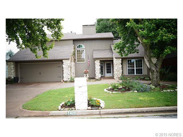 7420 S Oxford Ave - Photo 2 of 13