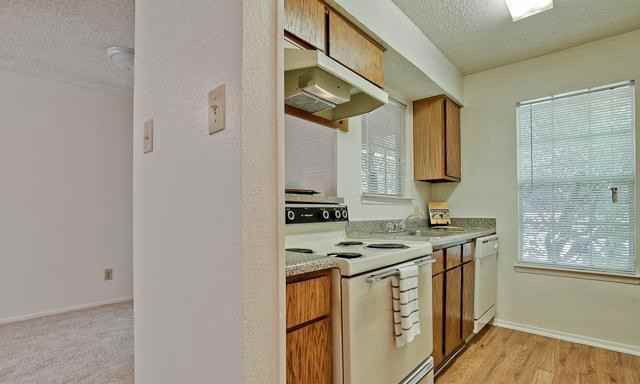 406 Sw Gordon St #4600 - Photo 2 of 15