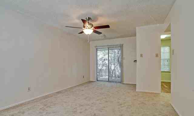 406 Sw Gordon St #4600 - Photo 4 of 15