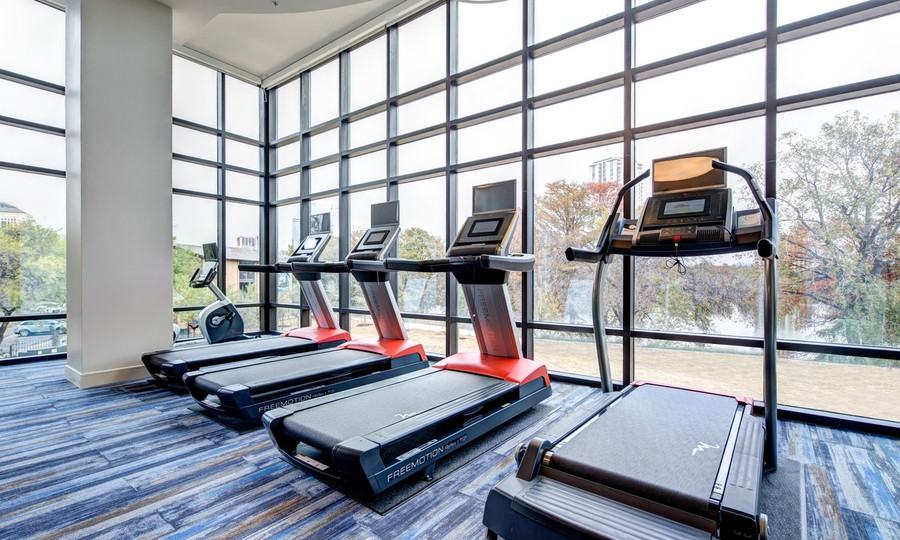 306 E Riverside Dr #1062 - Photo 4 of 19