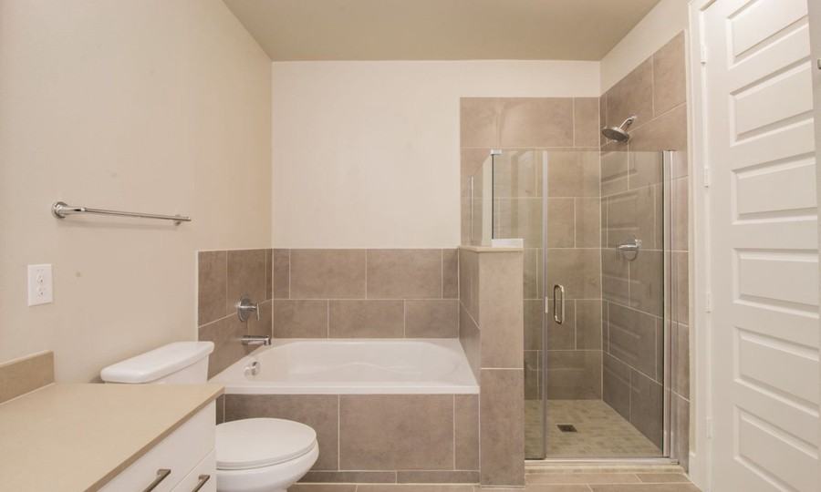 306 E Riverside Dr #1062 - Photo 5 of 19