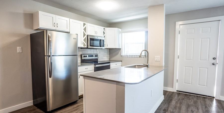 212 W 38th St #576 - Photo 5 of 19