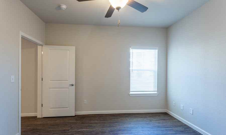 5007 Crainway Dr #139 - Photo 4 of 17