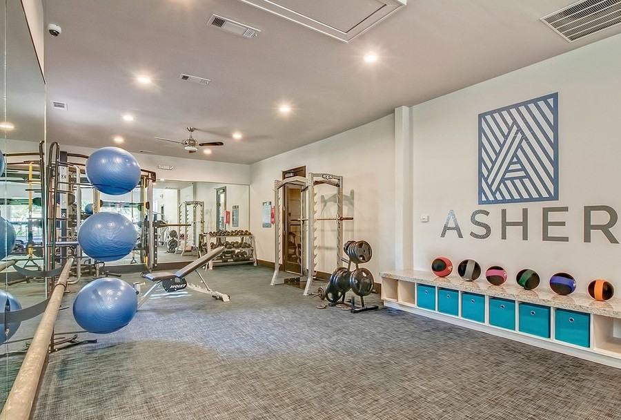 10551 N Interstate 35 #1009 - Photo 3 of 41