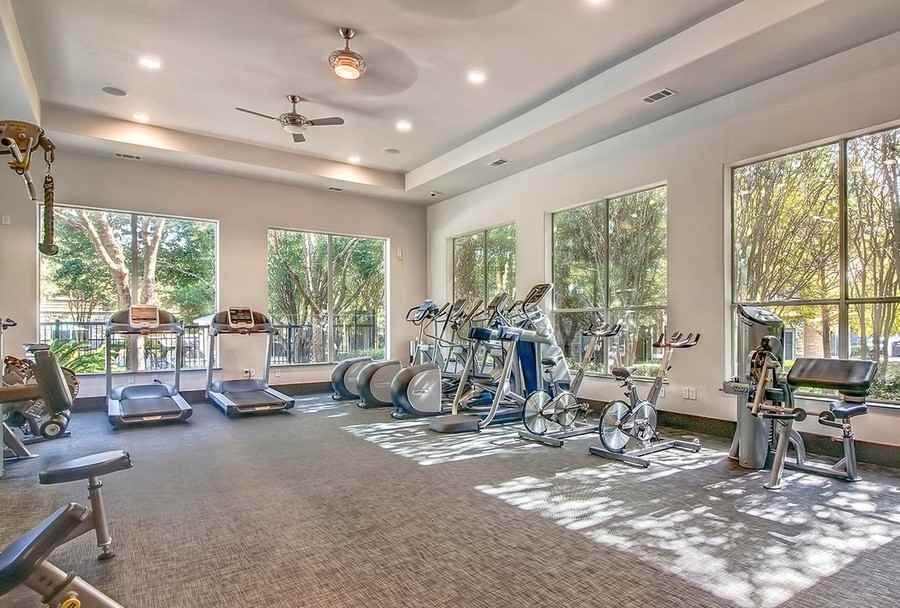 10551 N Interstate 35 #1009 - Photo 4 of 41