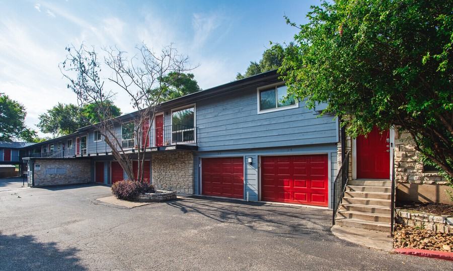 2027 Bluebonnet Ln #306 - Photo 4 of 6