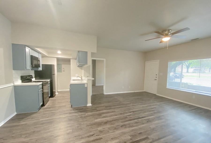 14141 Thermal Dr #680 - Photo 5 of 16