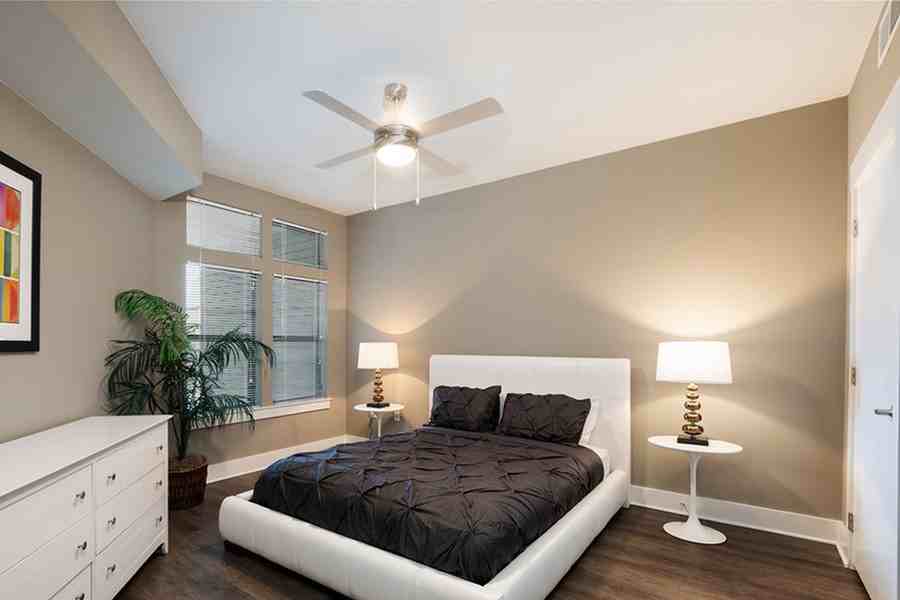 5767 Lawnmont Ave #1119 - Photo 3 of 27