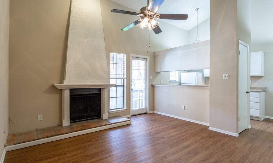 11221 11221 Research/Balcones Woods #992 - Photo 6 of 32