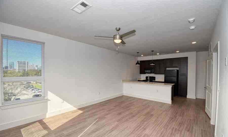 1644 E 2nd St #567 - Photo 6 of 20