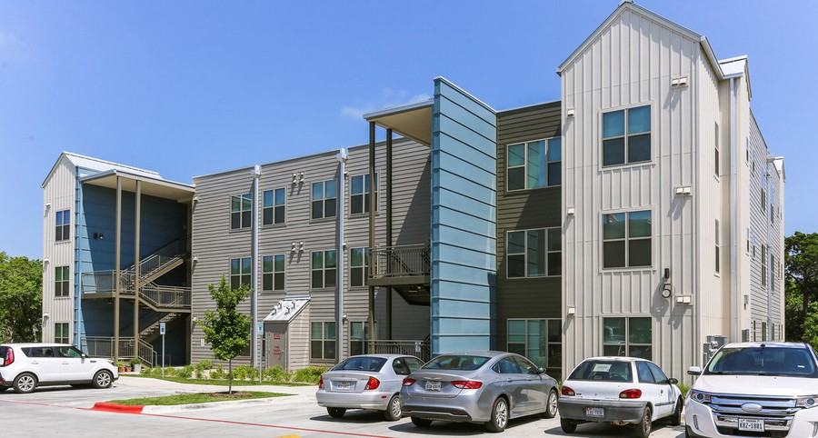 11023 Four Points Dr #272 - Photo 4 of 16