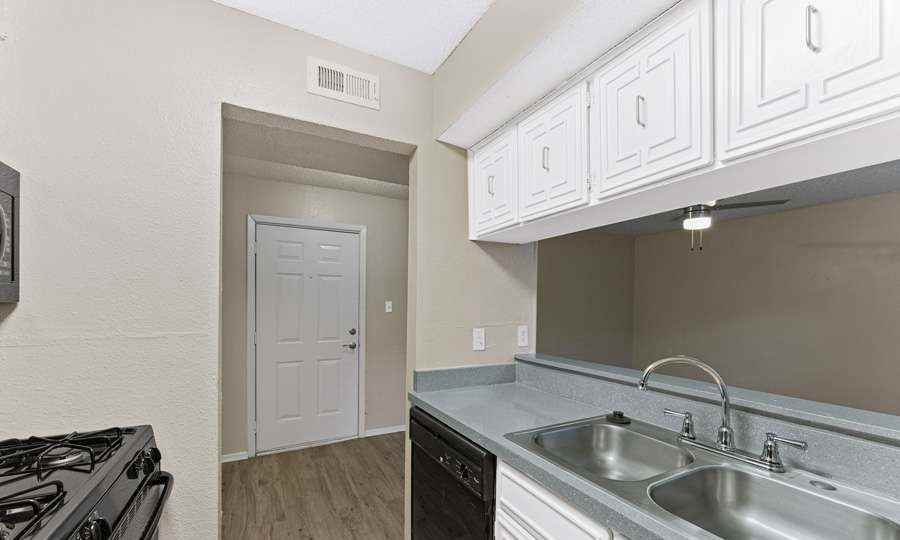 5612 N Lamar Blvd #1122 - Photo 7 of 50