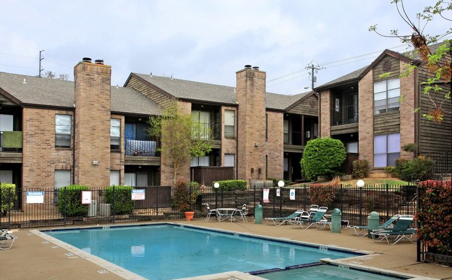 1607 E Anderson Ln #654