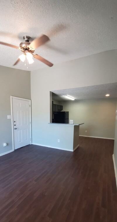 1607 E Anderson Ln #654 - Photo 5 of 13