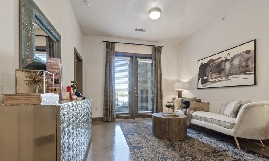 Interstate 35 E #1254 - Photo 3 of 39