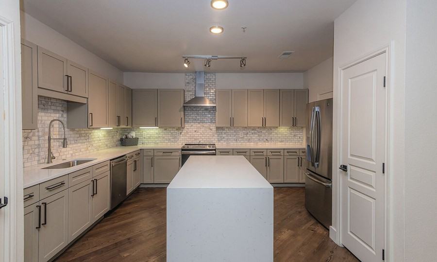 Randall St #1769 - Photo 3 of 14