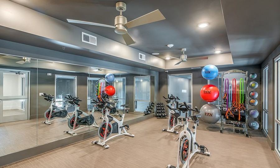 1918 N Beckley Ave #4572 - Photo 2 of 40