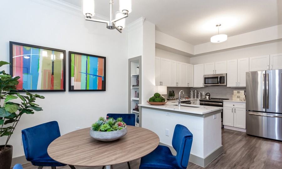 2616 Allen St #1004 - Photo 7 of 21