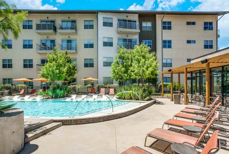 718 Fort Worth Ave #3635 - Photo 3 of 33