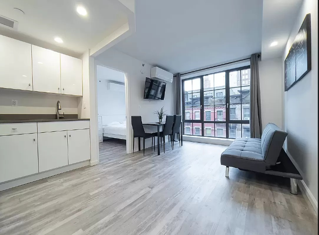 9th Ave & W 53rd St #51