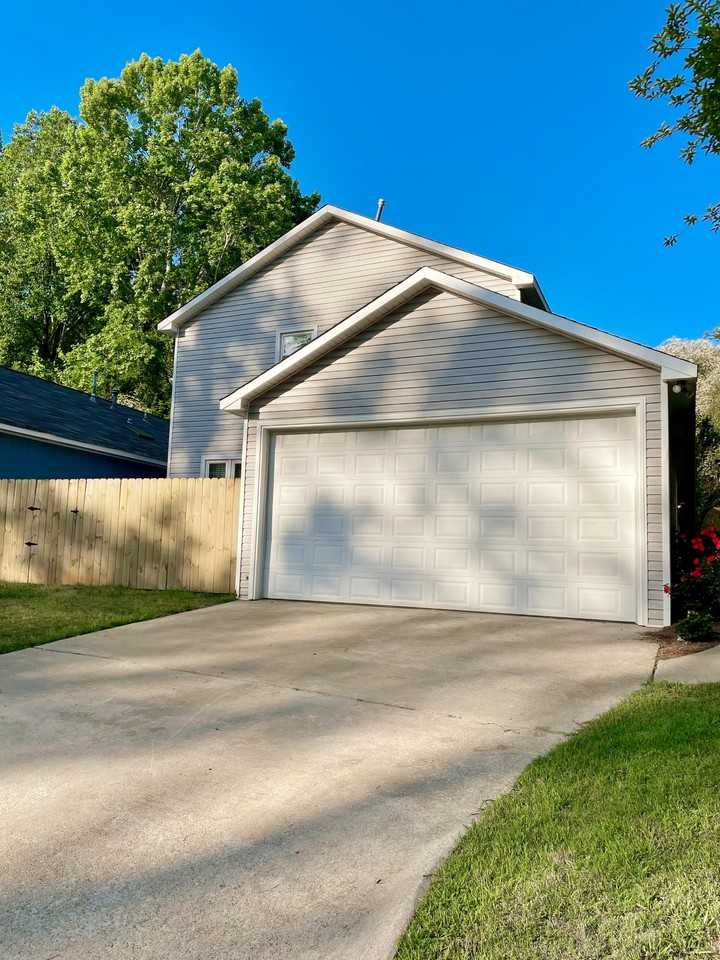 105 Maplebrook Ct #NA - Photo 3 of 37