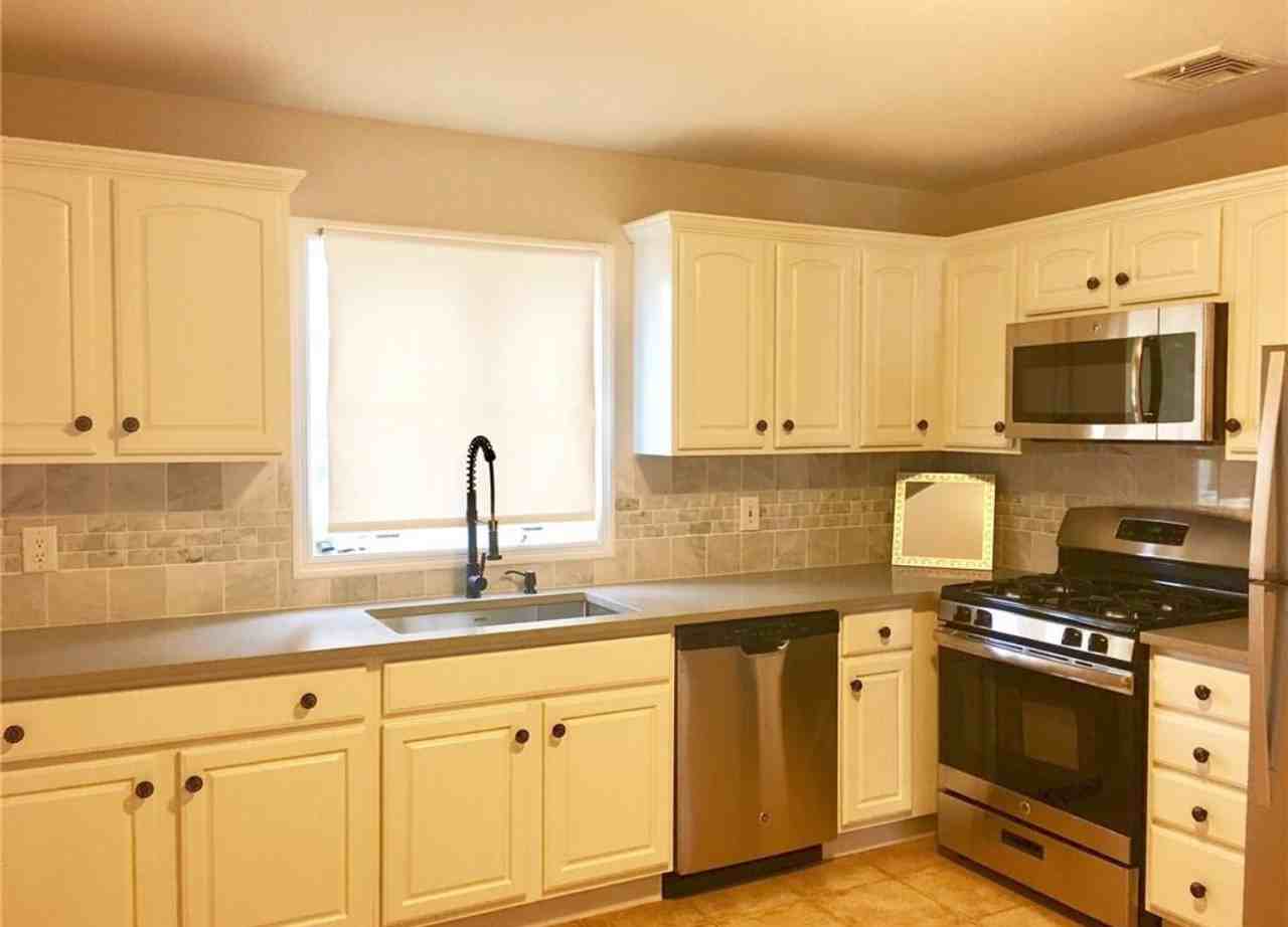 30 New St #B - Photo 3 of 12