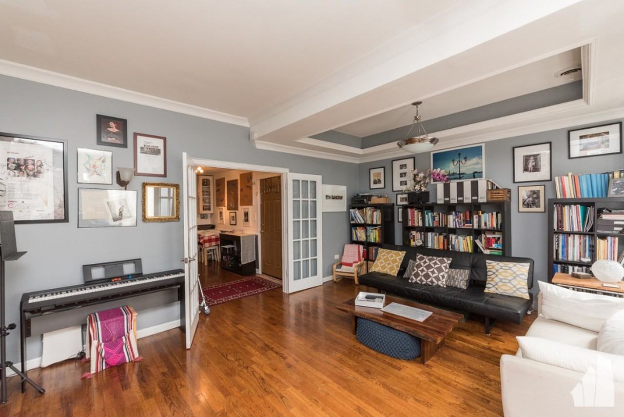 1030 W Byron St #2W - Photo 7 of 10