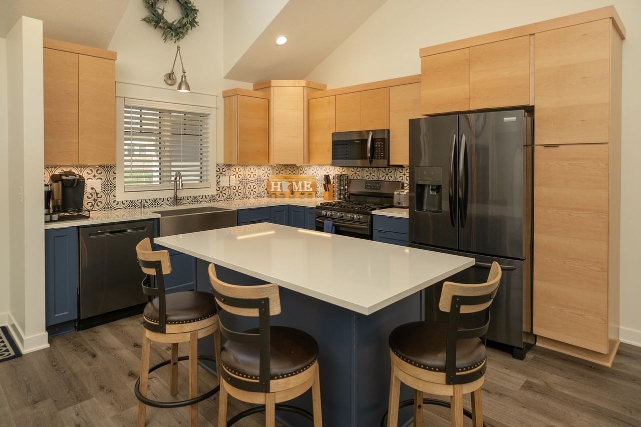 2487 Hadley Hills Dr Ne #MAIN - Photo 2 of 20