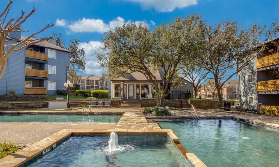 9917 Whitehurst Dr #1817 - Photo 4 of 6