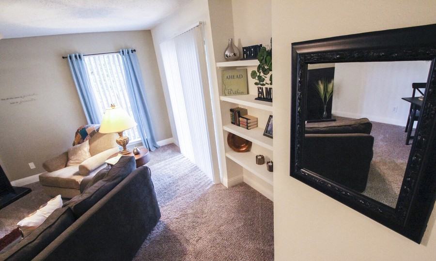 E Northwest Hwy #1711 - Photo 7 of 38