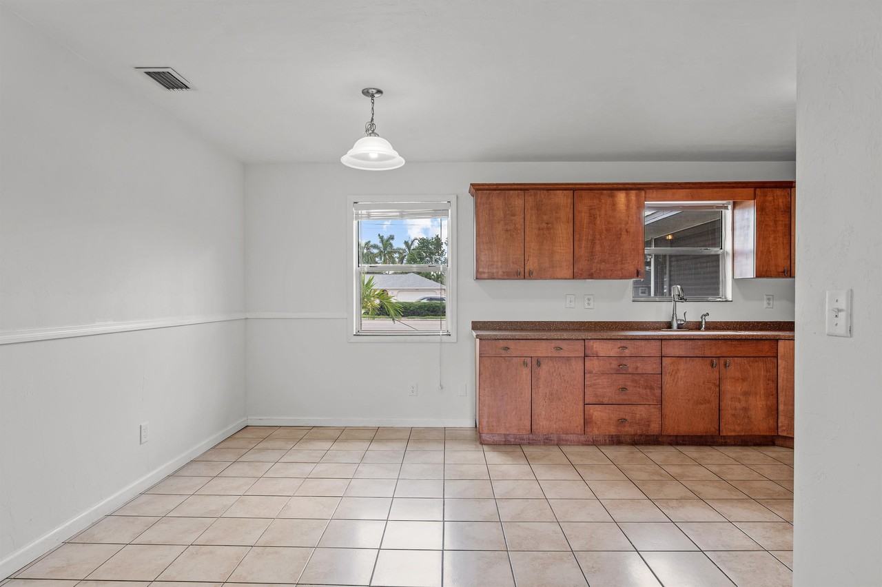 612 Santa Barbara Blvd #1 - Photo 6 of 45